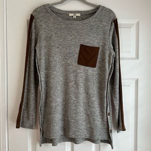Oversized Gray Sweater with Brown Suede Details